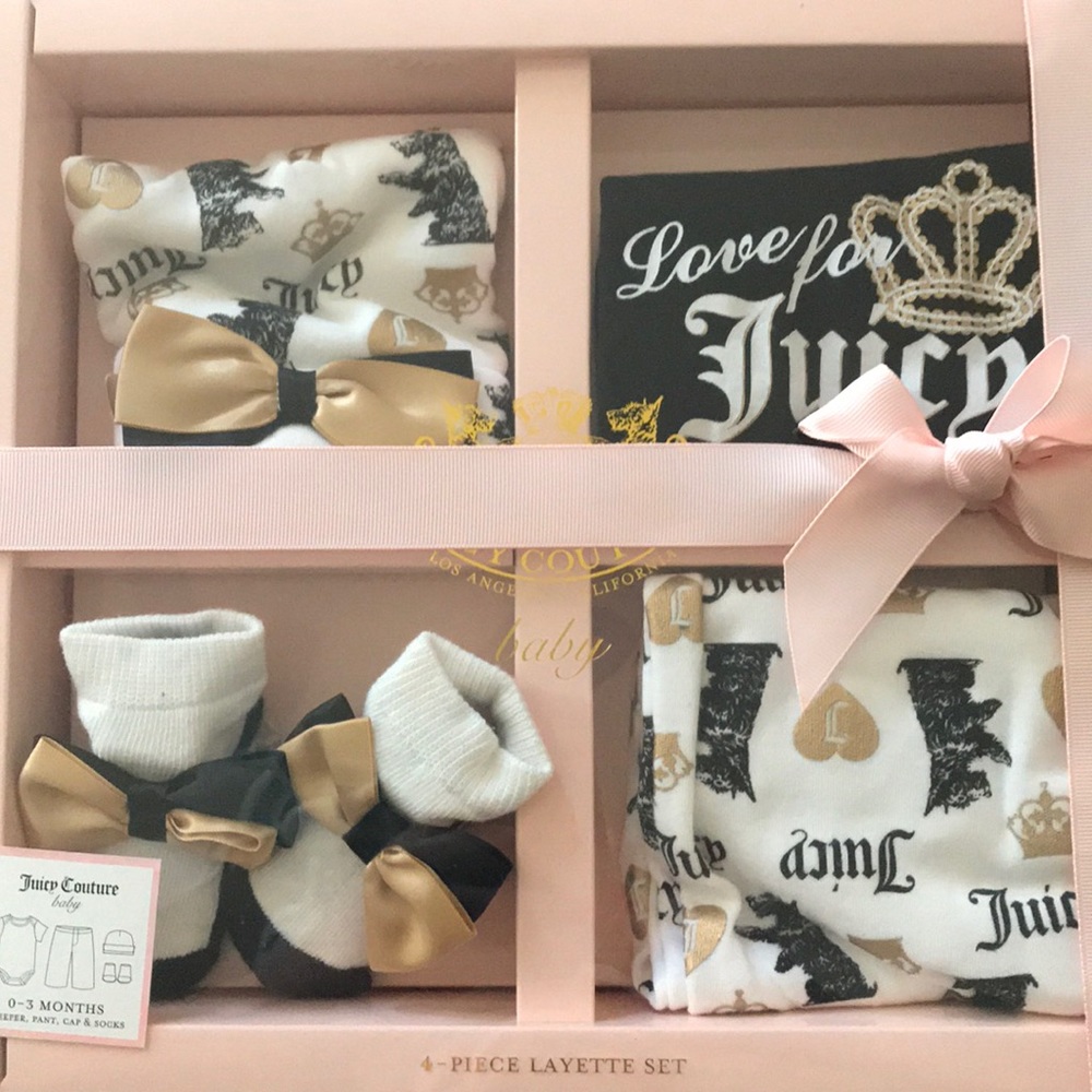 Juicy Couture 4-piece Layette set